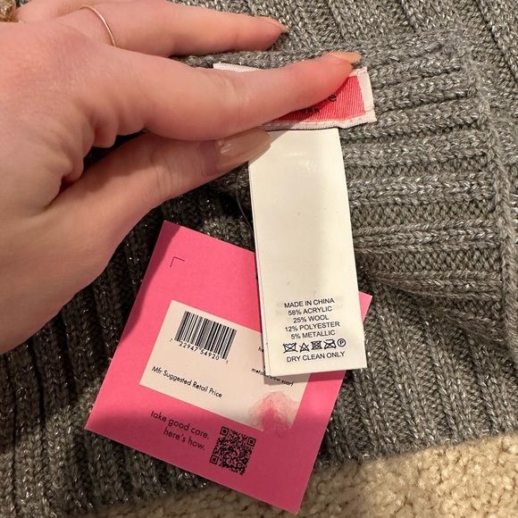 Kate Spade New York Wool Blend Metallic Bow Scarf & Beanie set NEW - Picture 3 of 3